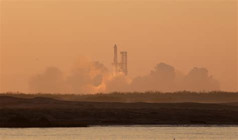 space ex drop test misses boat|SpaceX loses Starship near end of test flight .